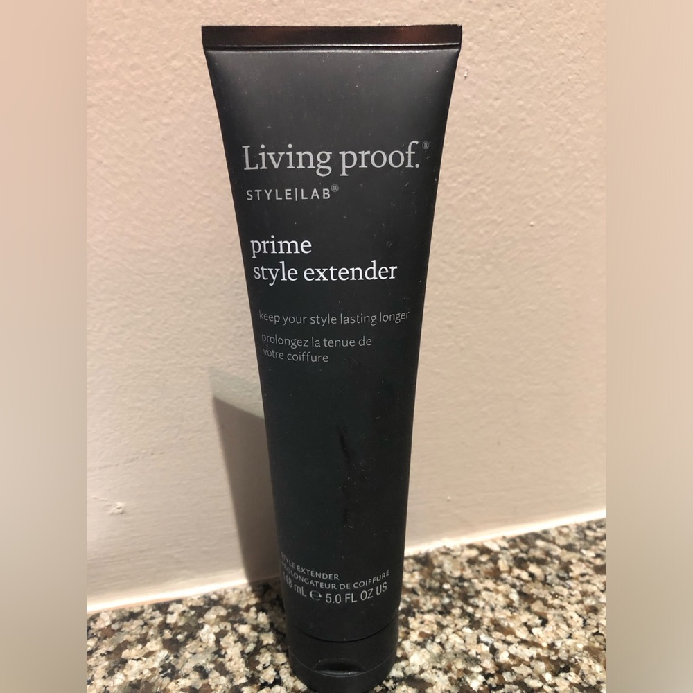 New! Living Proof Prime Style Extender
Large 5 ounce size